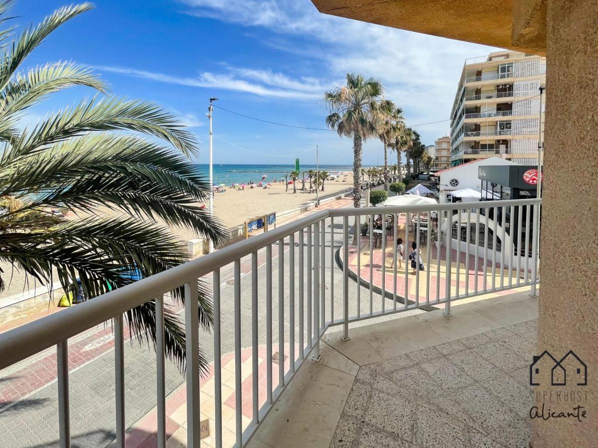 Maravillosas vistas a la bonita playa de Campello. El Campello Exterior foto